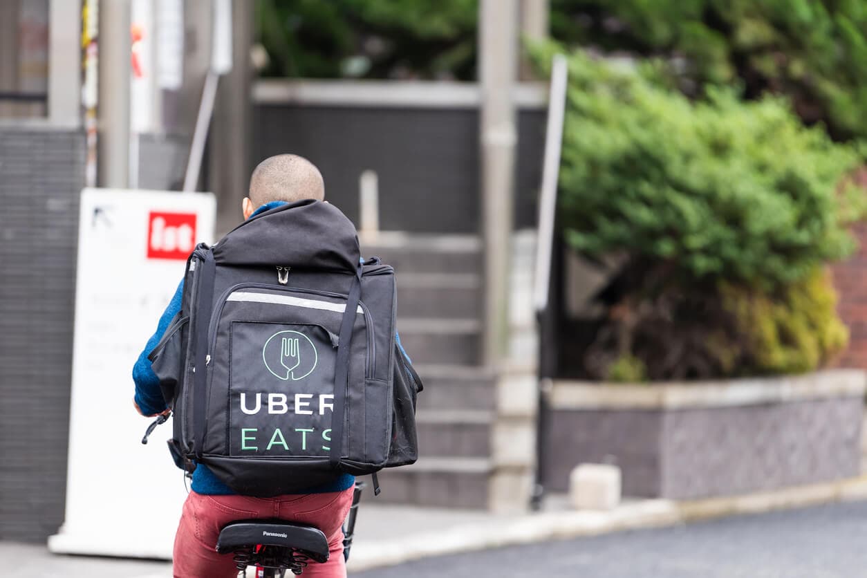 ウーバーイーツ配達員の「やめとけ」「やばい」は本当?報酬がおかしい?