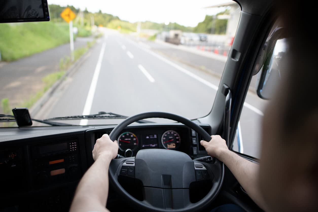 トラック運転手には向き・不向きがある?向いている・向いていない人の特徴を紹介