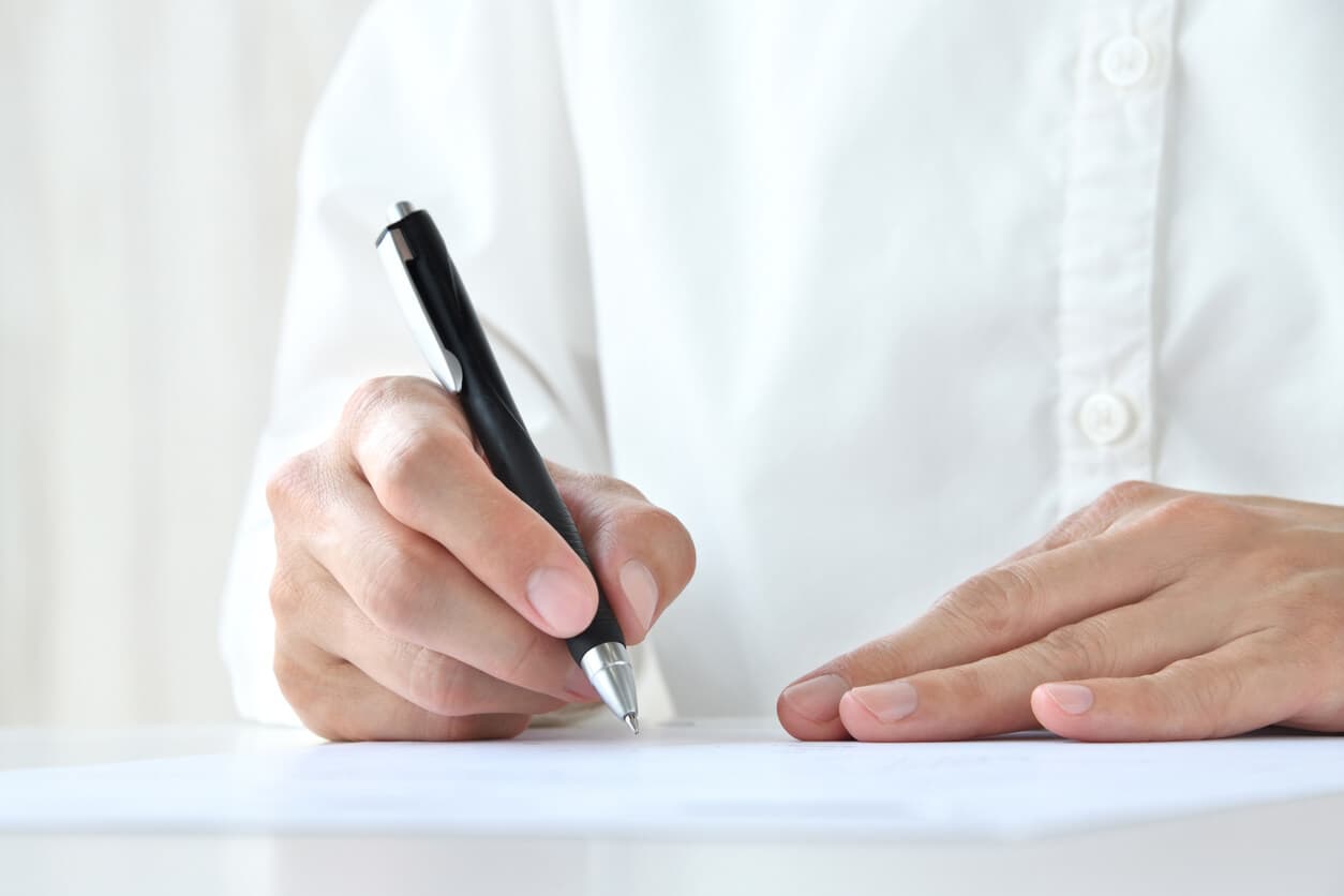 黒ナンバーの取得に必要な書類は?入手方法や書類の書き方も解説