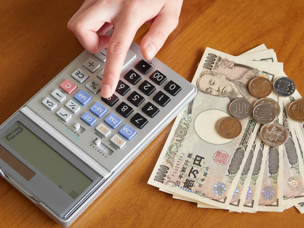 軽貨物の貨物保険はいくらかかる?安く抑えるコツも解説