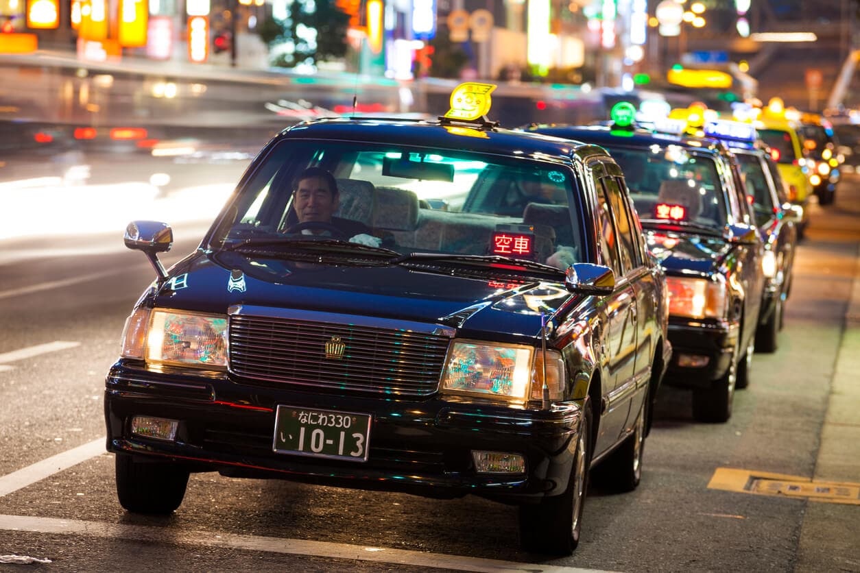 タクシー運転手に向いてる人と向かない人の特徴を解説